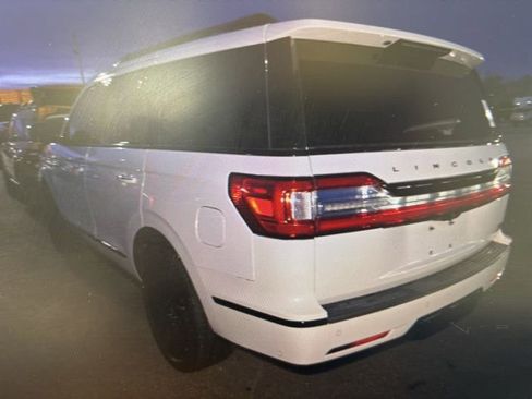 Used 2020 Lincoln Navigator Reserve w/ Equipment Group 208A Reserve image 16