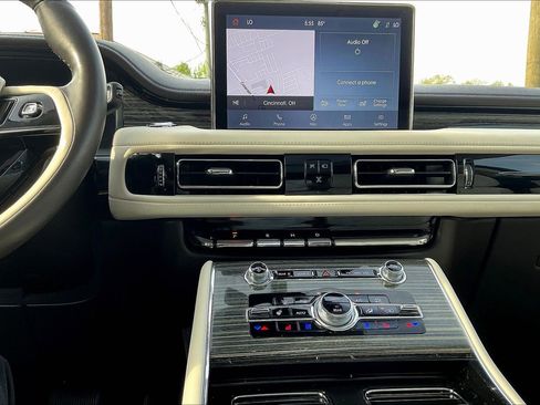 Used 2023 Lincoln Aviator Black Label Grand Touring AWD/4WD image 15