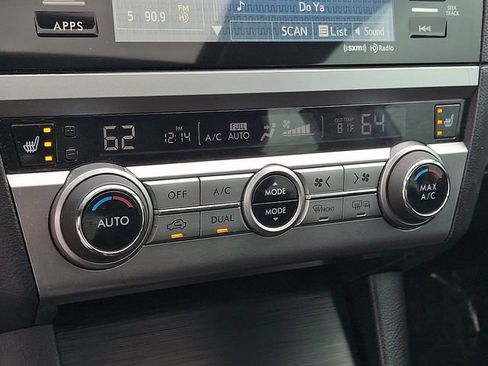 Used 2015 Subaru Legacy 2.5i Premium AWD/4WD image 17
