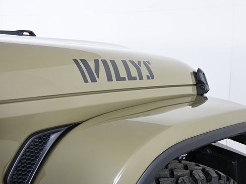 New 2025 Jeep Gladiator Willys image 13