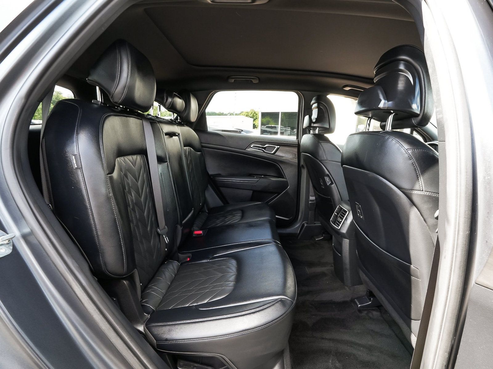 Used 2025 Kia Sportage X-Line AWD/4WD image 40