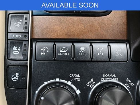 Used 2017 Lexus LX 570 4WD w/ Luxury Package image 30