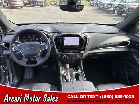 Used 2023 Chevrolet Traverse RS image 17