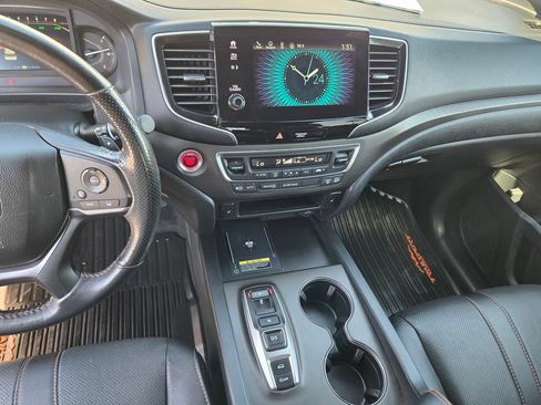 Used 2024 Honda Passport TrailSport image 17