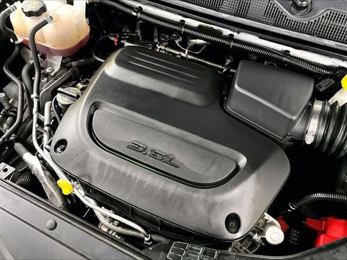 Used 2024 Chrysler Voyager LX FWD image 31