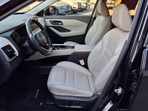 Used 2023 Nissan Rogue SL w/ SL Premium Package image 11