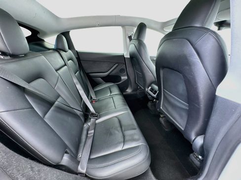 Used 2023 Tesla Model Y Long Range AWD/4WD image 19