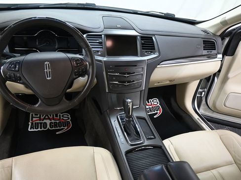 Used 2013 Lincoln MKS AWD image 4