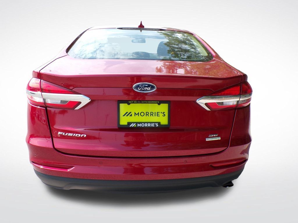 Used 2019 Ford Fusion SE FWD image 5