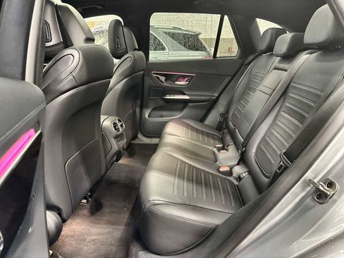 Used 2025 Mercedes-Benz GLC 350e 4MATIC image 4