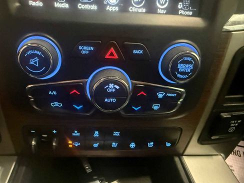 Used 2017 RAM 1500 Laramie w/ Convenience Group AWD/4WD image 35