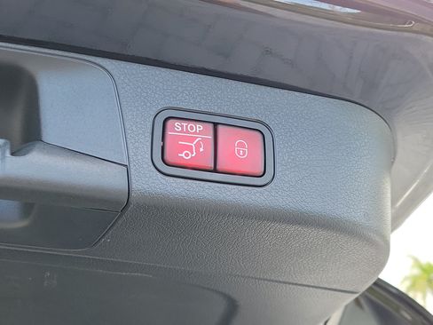 Used 2024 Mercedes-Benz GLB 250 image 12