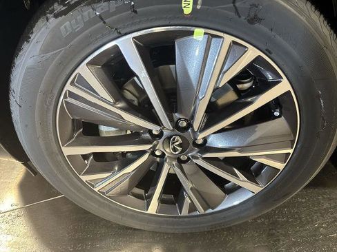 Certified 2026 INFINITI QX60 Luxe w/ Family Package image 10