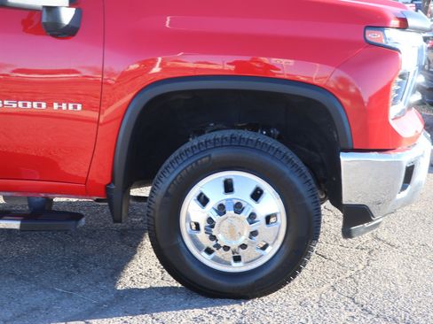 Used 2024 Chevrolet Silverado 3500 LTZ w/ LTZ Convenience Package image 9