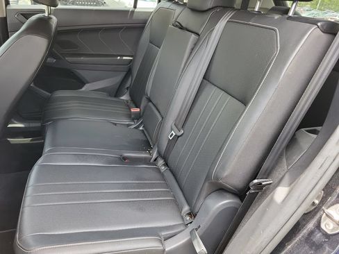 Used 2023 Volkswagen Tiguan SE FWD image 13