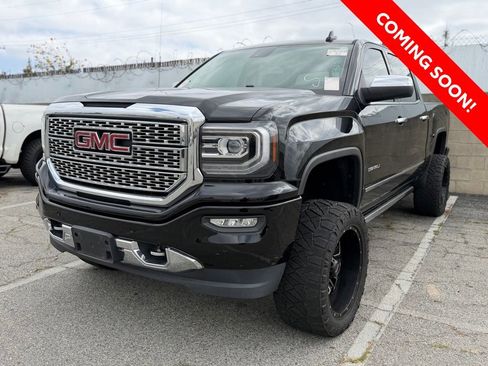 Used 2018 GMC Sierra 1500 Denali w/ Denali Ultimate Package AWD/4WD image 2
