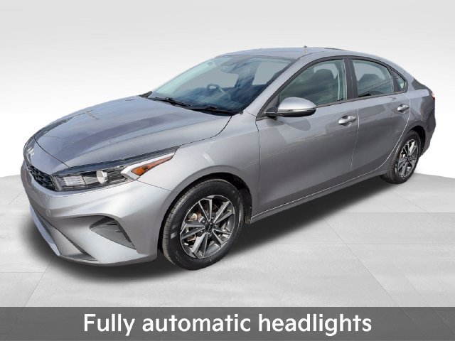 Used 2024 Kia Forte LXS w/ LXS Technology Package FWD image 10