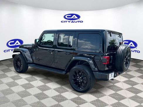 Used 2025 Jeep Wrangler Unlimited Sahara AWD/4WD image 6
