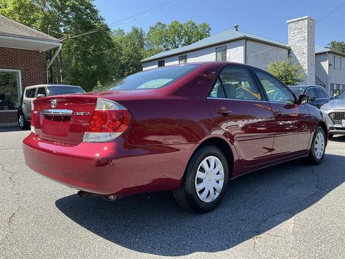 Used 2005 Toyota Camry FWD image 5