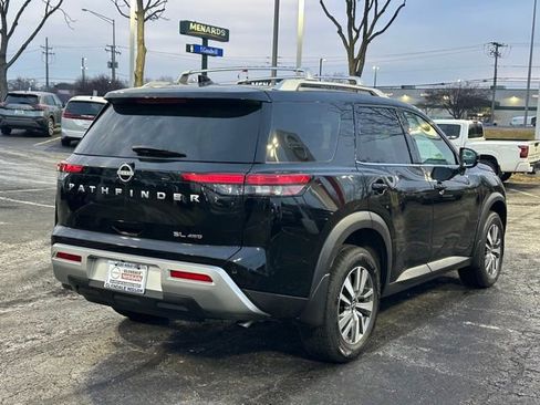 Certified 2025 Nissan Pathfinder SL image 4