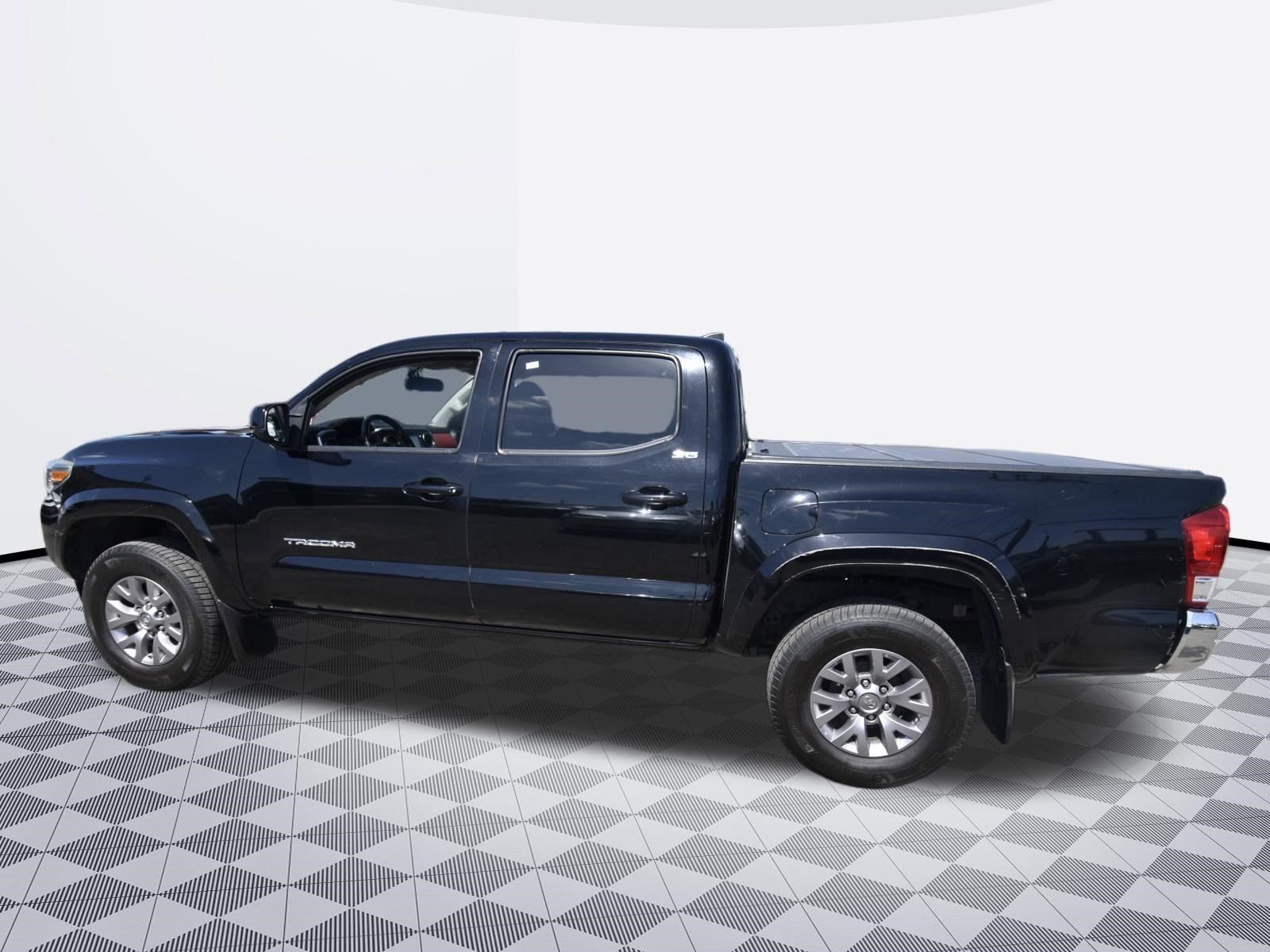 Used 2016 Toyota Tacoma SR5 w/ SR5 Appearance Package (SN) RWD image 6