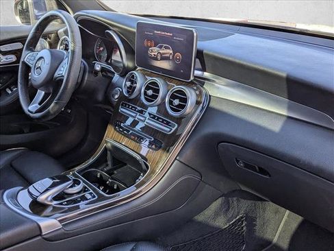 Used 2019 Mercedes-Benz GLC 350e 4MATIC image 21