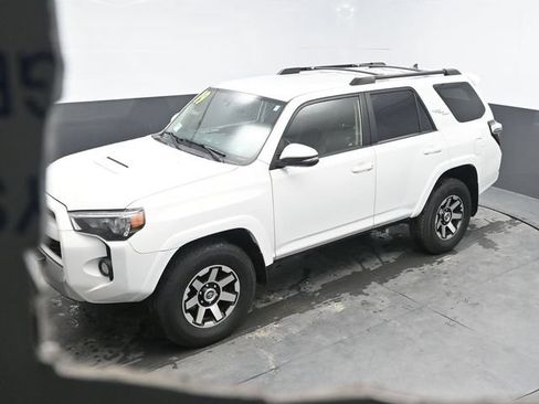 Used 2019 Toyota 4Runner TRD Off-Road Premium AWD/4WD image 22