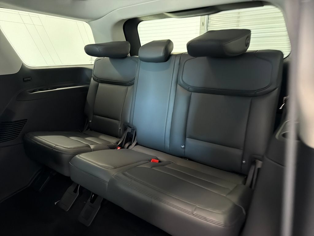 New 2027 Ford Expedition Active RWD image 17