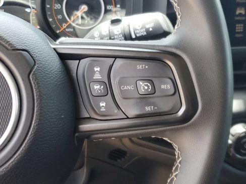 Used 2025 Jeep Wrangler Unlimited Rubicon AWD/4WD image 21