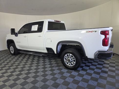 Used 2025 Chevrolet Silverado 2500 LT w/ Convenience Package AWD/4WD image 7