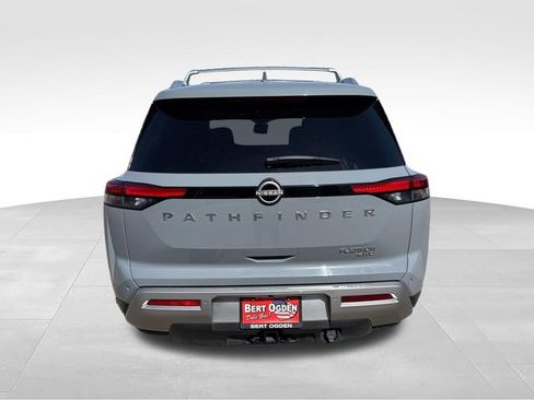 Certified 2025 Nissan Pathfinder Platinum AWD/4WD image 7