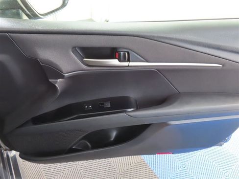 Used 2025 Toyota Camry LE FWD image 33