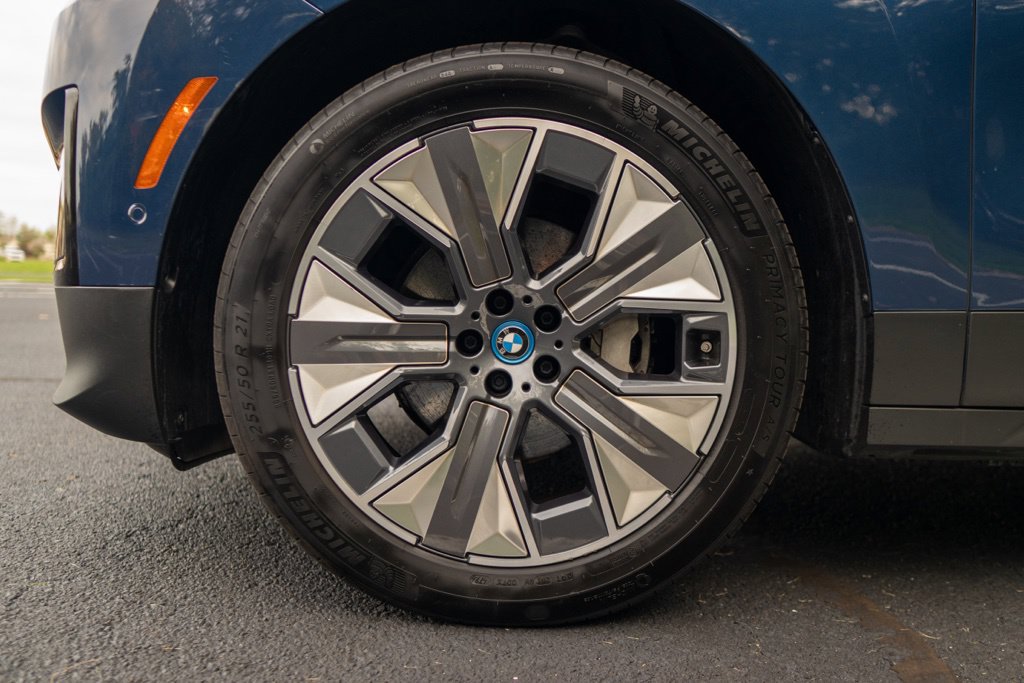Certified 2024 BMW iX xDrive50 AWD/4WD image 5