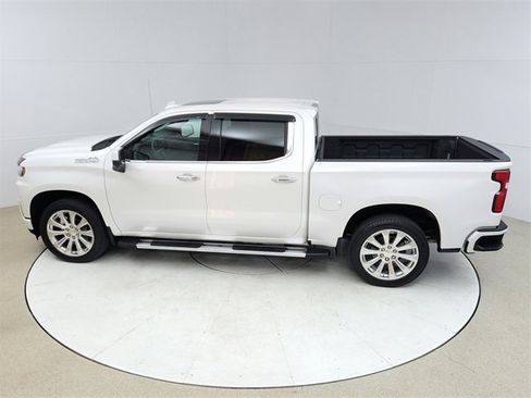 Used 2019 Chevrolet Silverado 1500 High Country image 16