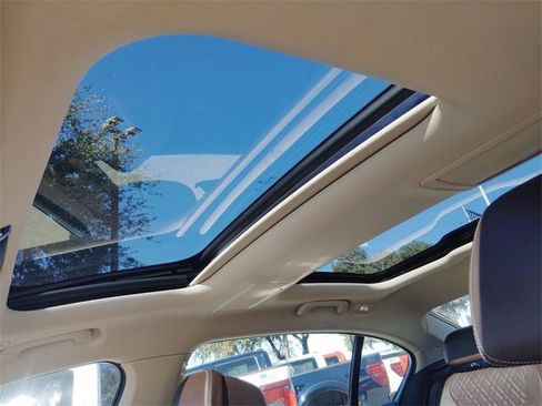 Used 2020 BMW 750i xDrive image 17