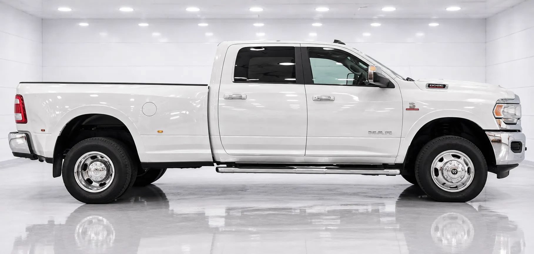 Used 2022 RAM 3500 Big Horn AWD/4WD image 6
