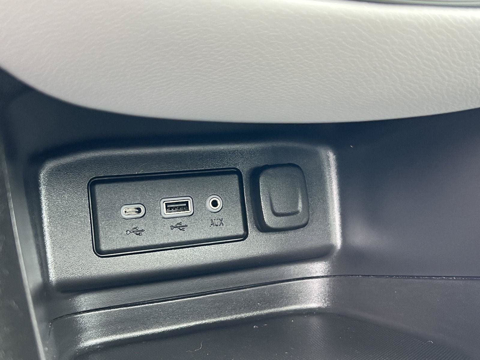 Used 2024 Chevrolet Equinox LT AWD/4WD image 29
