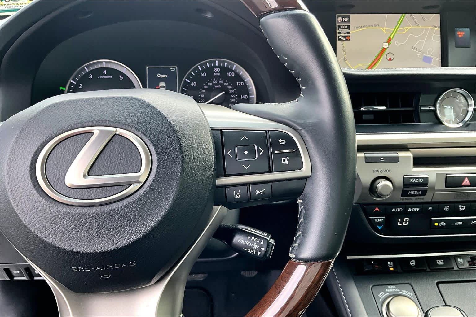 Used 2017 Lexus ES 350 FWD image 12