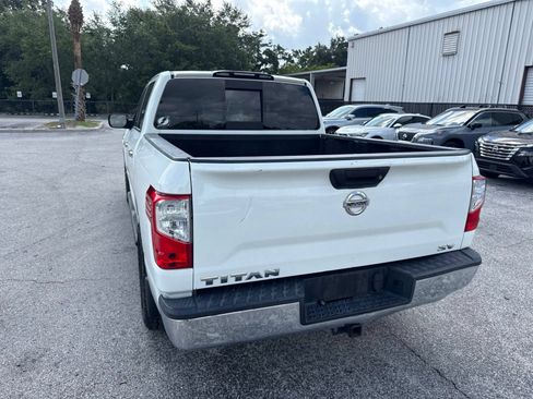 Used 2017 Nissan Titan SV RWD image 5