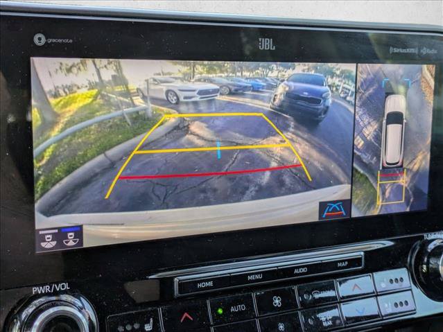 Used 2021 Toyota Highlander Limited FWD image 10