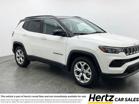 Used 2025 Jeep Compass Latitude AWD/4WD image 1