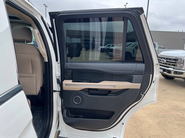 Used 2023 Ford Expedition Limited AWD/4WD image 23