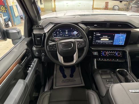 New 2025 GMC Sierra 3500 Denali w/ Denali Reserve Package image 27