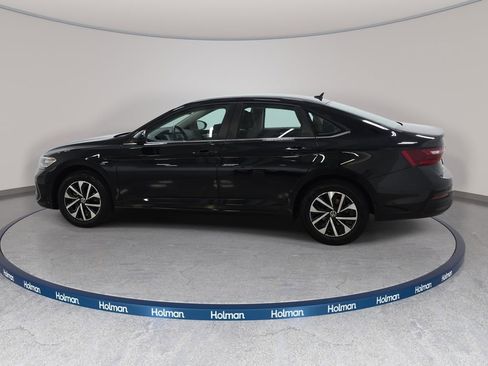 Used 2023 Volkswagen Jetta S image 9