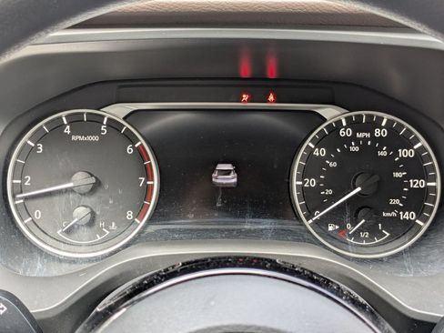Used 2023 Nissan Rogue SV FWD image 18