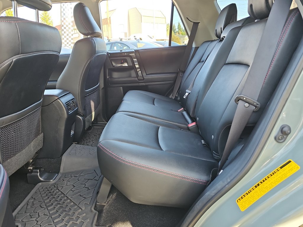 Used 2022 Toyota 4Runner TRD Off-Road Premium AWD/4WD image 32
