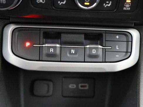 Used 2023 GMC Acadia SLE w/ Driver Convenience Package image 23