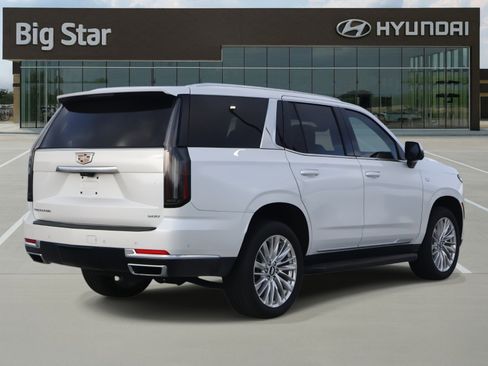 Used 2025 Cadillac Escalade Premium Luxury image 4