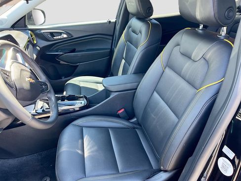 Used 2025 Chevrolet Trax ACTIV w/ Sunroof Package FWD image 21