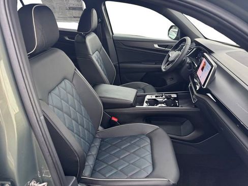 New 2026 Volkswagen Atlas Cross Sport SEL Premium R-Line AWD/4WD image 21
